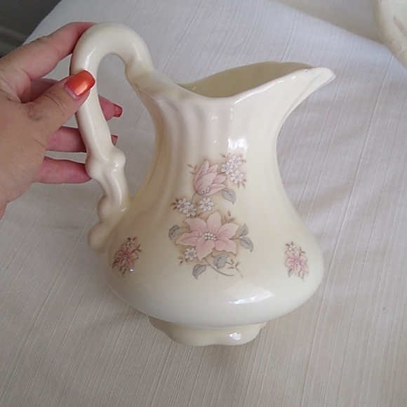 Vintage ATHENA California Small Floral Pitcher and Basin Set, Cream - Picture 3 of 10